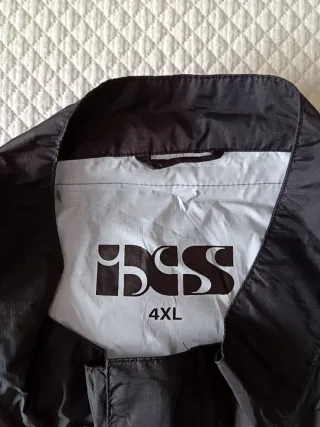 Chaqueta impermeable IXS