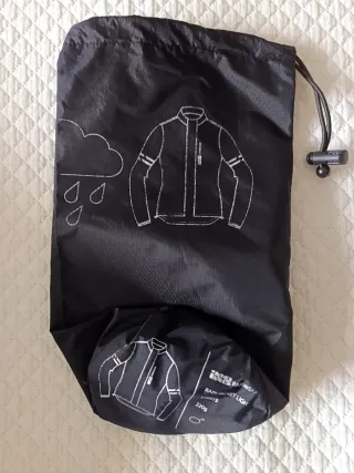 Chaqueta impermeable IXS