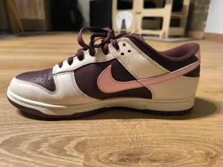 Nike Dunk Low Valentine's Day