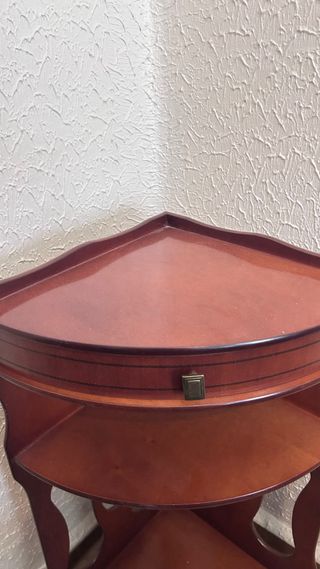 Mesa de rincón vintage de madera