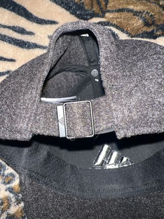 Gorra Adidas Negra y Gris