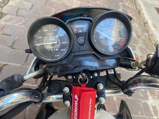 Yamaha YBR 125 Naked Blanca