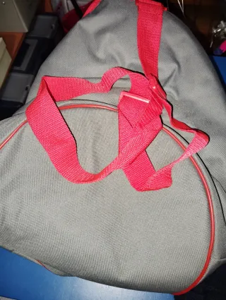 Mochila Isotérmica Gris y Rojo