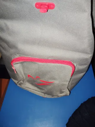 Mochila Isotérmica Gris y Rojo