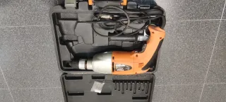 Taladro percutor Power Plus con maletín