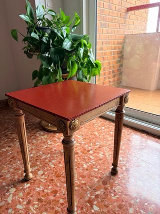 Mesa auxiliar restaurada madera y oro