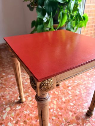 Mesa auxiliar restaurada madera y oro
