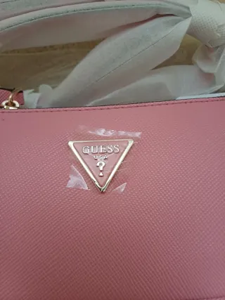 Bolso Guess Noelle Bandolera Rosa Dorado