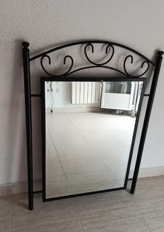 Espejo de pared negro metal y cristal