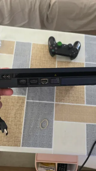 PS4 1TB Negra Sony+GTA 5 + CoD ghotsh+ Diablo