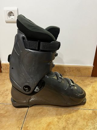 Botas de esquí Salomon.