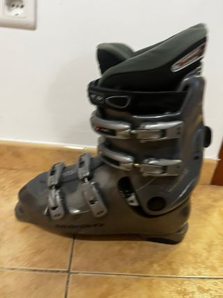 Botas de esquí Salomon.