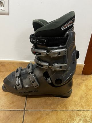 Botas de esquí Salomon.