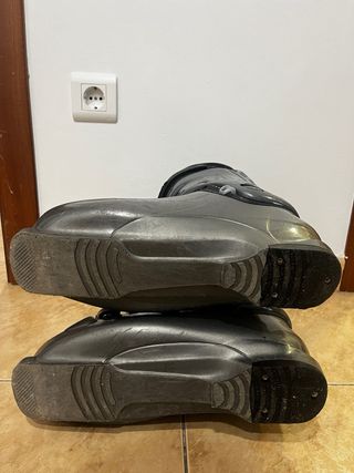 Botas de esquí Salomon.