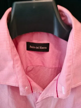 Abrigo H&M y Camisa Pedro del Hierro