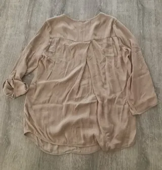 Blusa beige Stradivarius