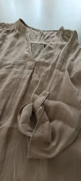 Blusa beige Stradivarius
