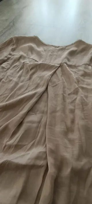 Blusa beige Stradivarius