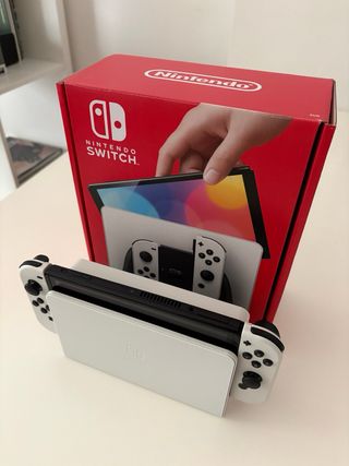 Nintendo Switch OLED Bianca