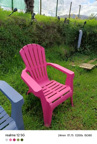 Sillas de jardín grise y rosa 2 mesas4 sillas hama