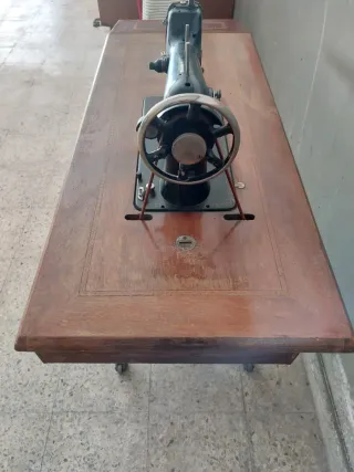 Máquina de coser antigua SIGMA