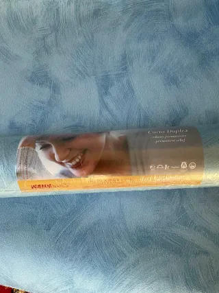 Carta da parati effetto pennellate blu