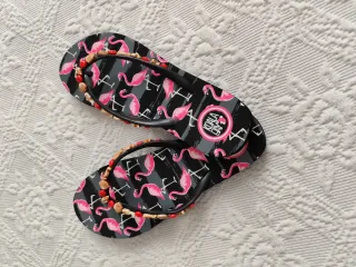 Chanclas Koala Bay flamencos y conchas.