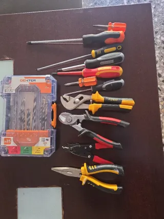Lote de herramientas y brocas Dexter