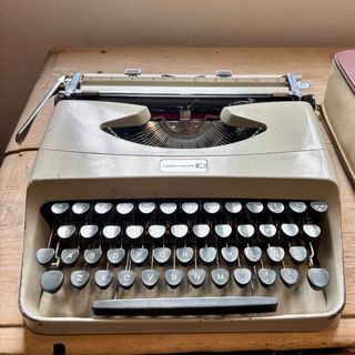 Máquina de escribir Underwood antigua