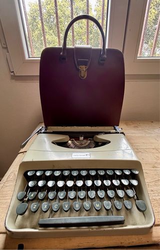 Máquina de escribir Underwood antigua