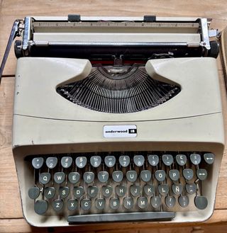 Máquina de escribir Underwood antigua