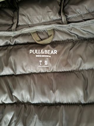 Abrigo acolchado ligero verde militar Pull & Bear
