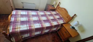 Cama y Mesitas Madera