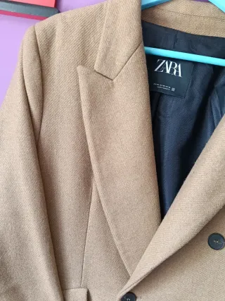 Abrigo camel Zara