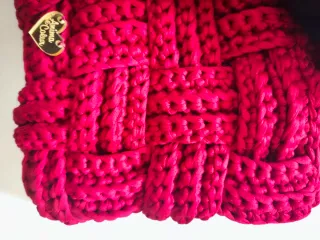 Borsa uncinetto bordeaux con catena oro