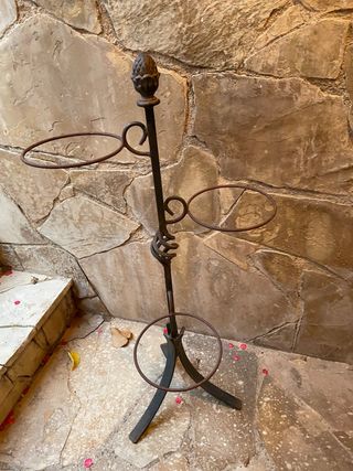 Macetero de hierro forjado