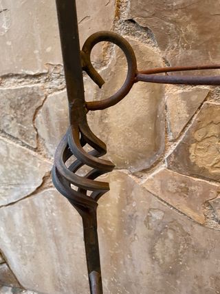 Macetero de hierro forjado