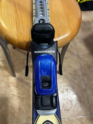 Esquís Rossignol con fijaciones