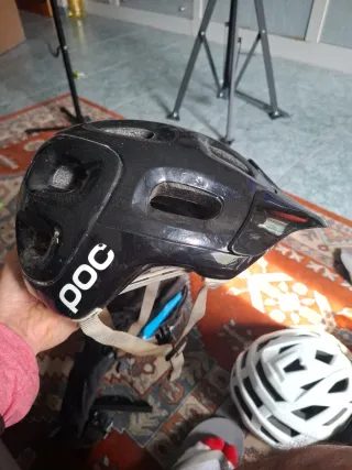 Casco poc de bicicleta negro