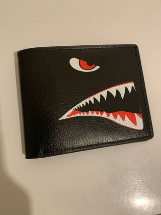 Billetera Negra con Diseño Tiburón