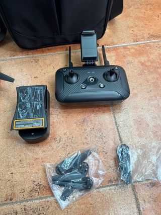 Drone Eachine EX4 con mando y accesorios