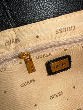 Bolso Guess Negro y Dorado Nuevo