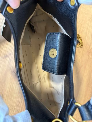 Bolso Guess Negro y Dorado Nuevo