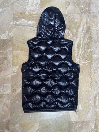 Blauer smanicato nero lucido