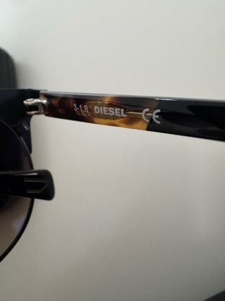 Gafas de sol Diesel negras y marrones