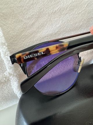 Gafas de sol Diesel negras y marrones