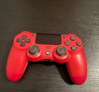 Consola Sony PS4 Slim Negra + Mando Rojo + Cables