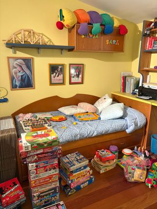 Dormitorio juvenil de fresno con cama nido