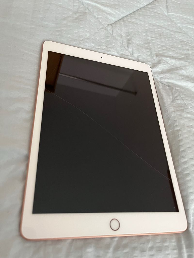 iPad 8ª Gen 128GB Oro/Rosa
