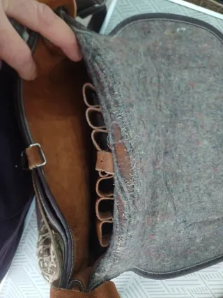 Zurrón y cartuchera de cuero